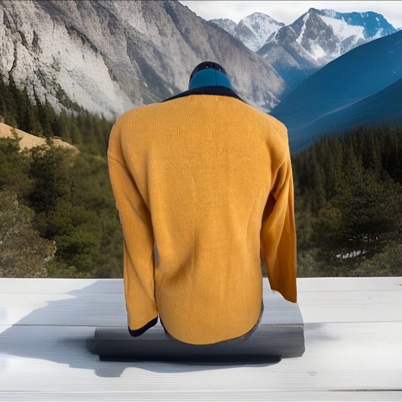 Andrea Gayle VTG Pullover Sweater Size M Embroidery Dark Mustard Shoulder Pads - Picture 2 of 6